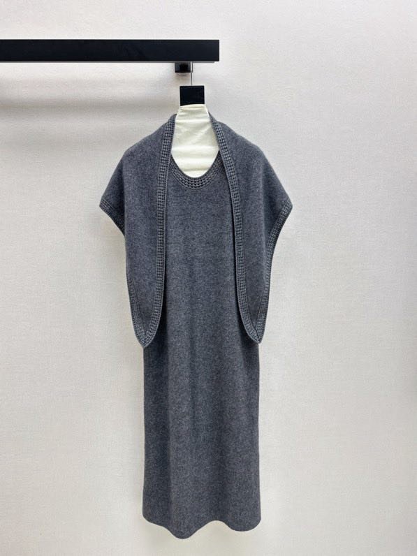 Шерстяное платье без рукавов с шалью фото 4