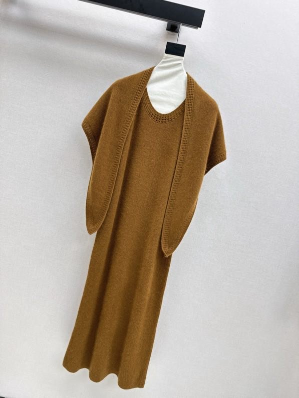 Шерстяное платье без рукавов с шалью фото 5