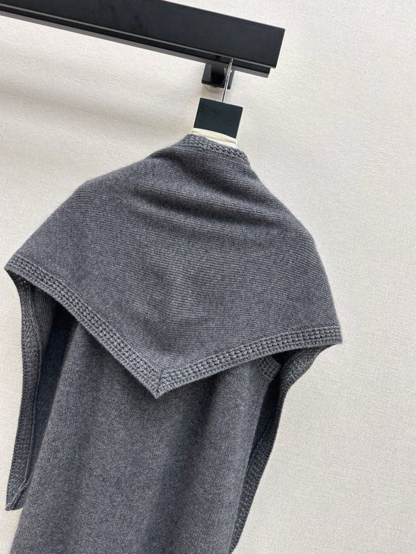 Шерстяное платье без рукавов с шалью фото 9