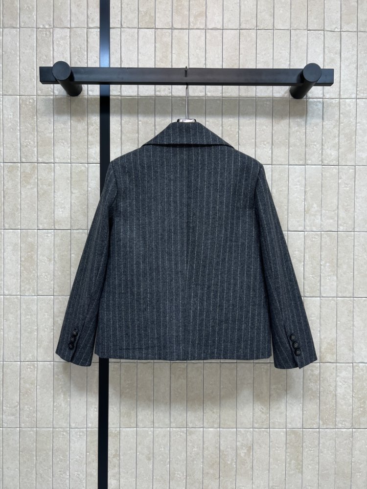 Шерстяной блейзер женский фото 7