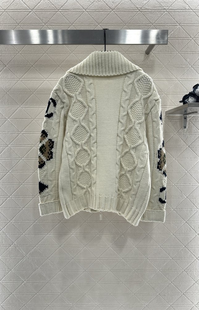 Woolen cardigan on lightning фото 2