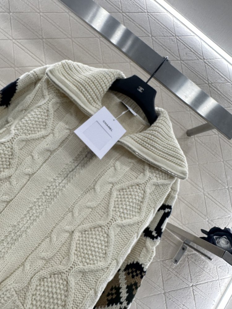 Woolen cardigan on lightning фото 3