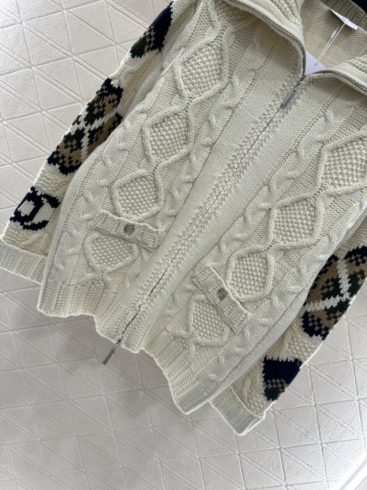 Woolen cardigan on lightning фото 5