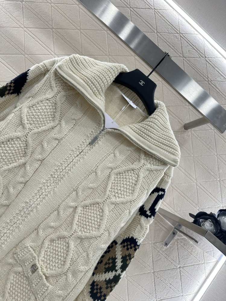 Woolen cardigan on lightning фото 7