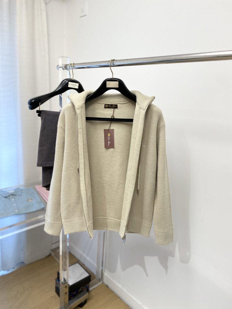 Шерстяной кардиган фото 5