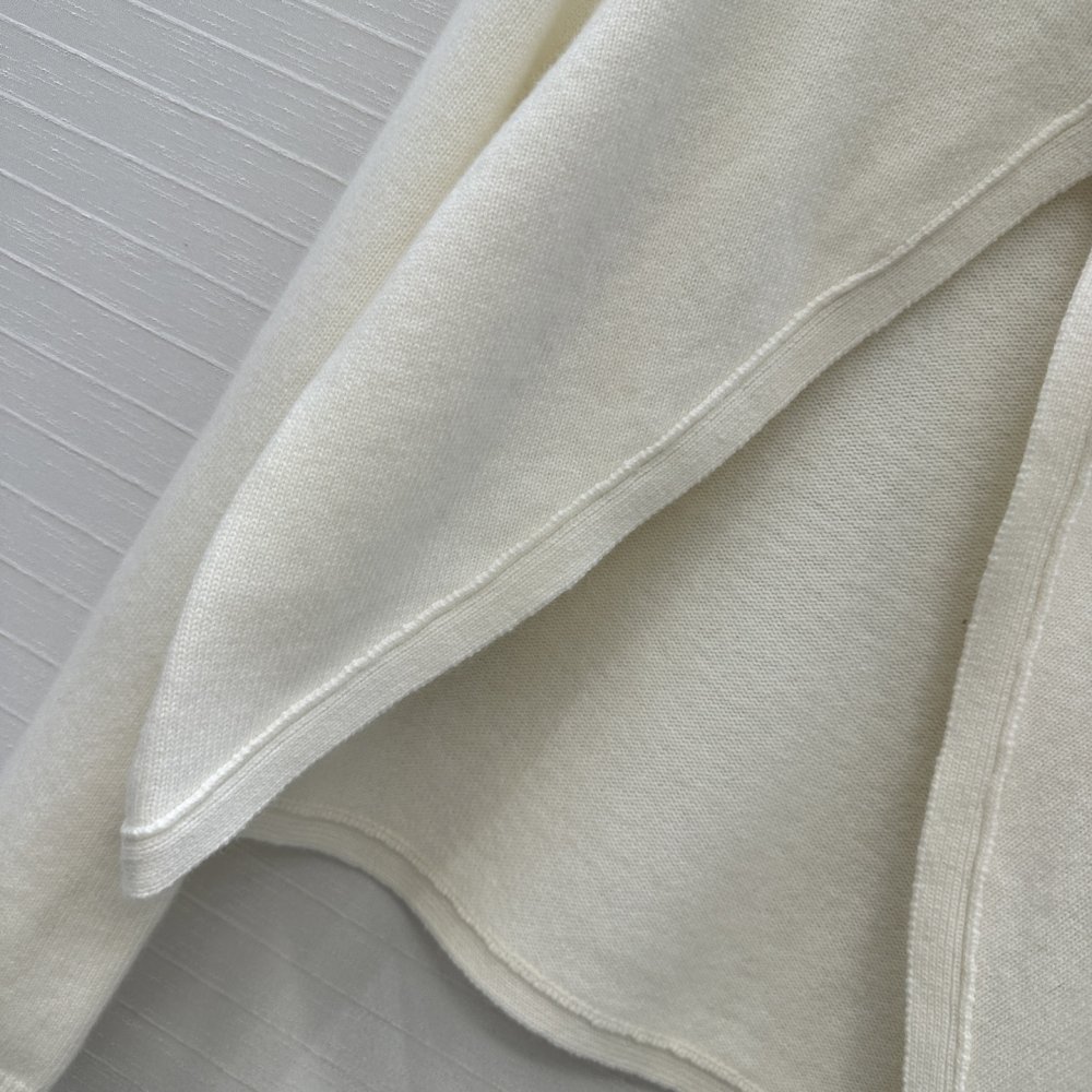 Woolen cardigan фото 6