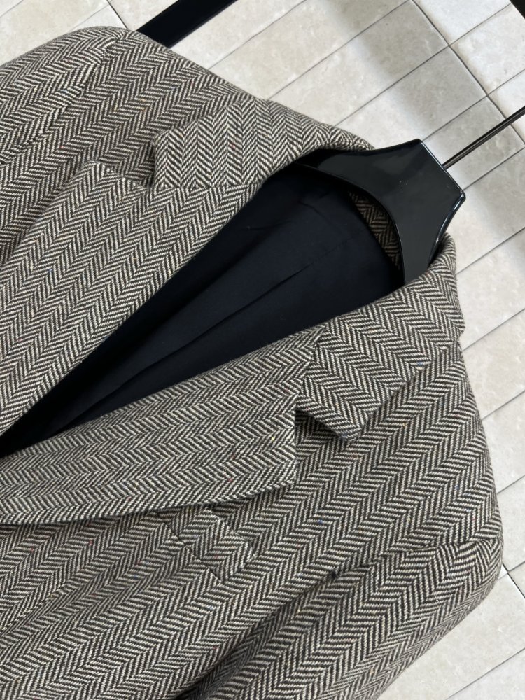 Шерстяной клетчатый блейзер с контрастными рукавами женский фото 2