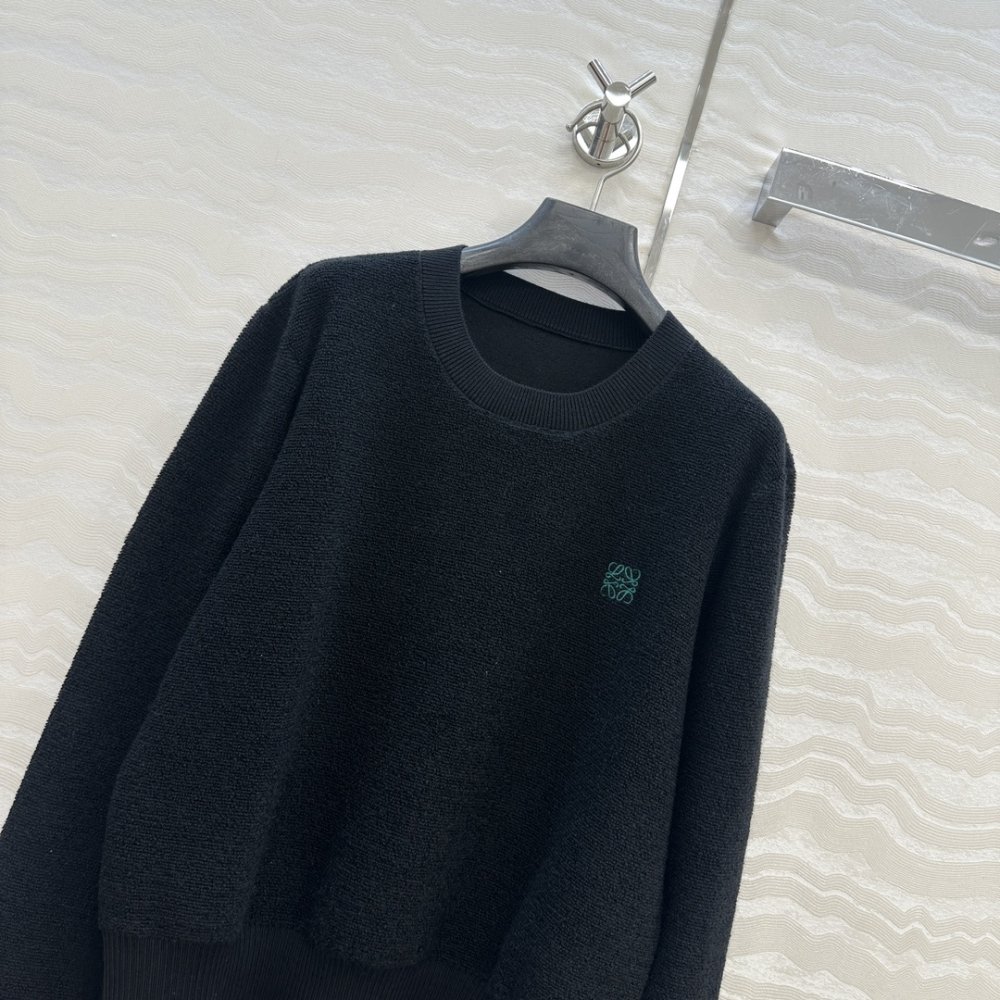 Woolen pullover from round Neck фото 2