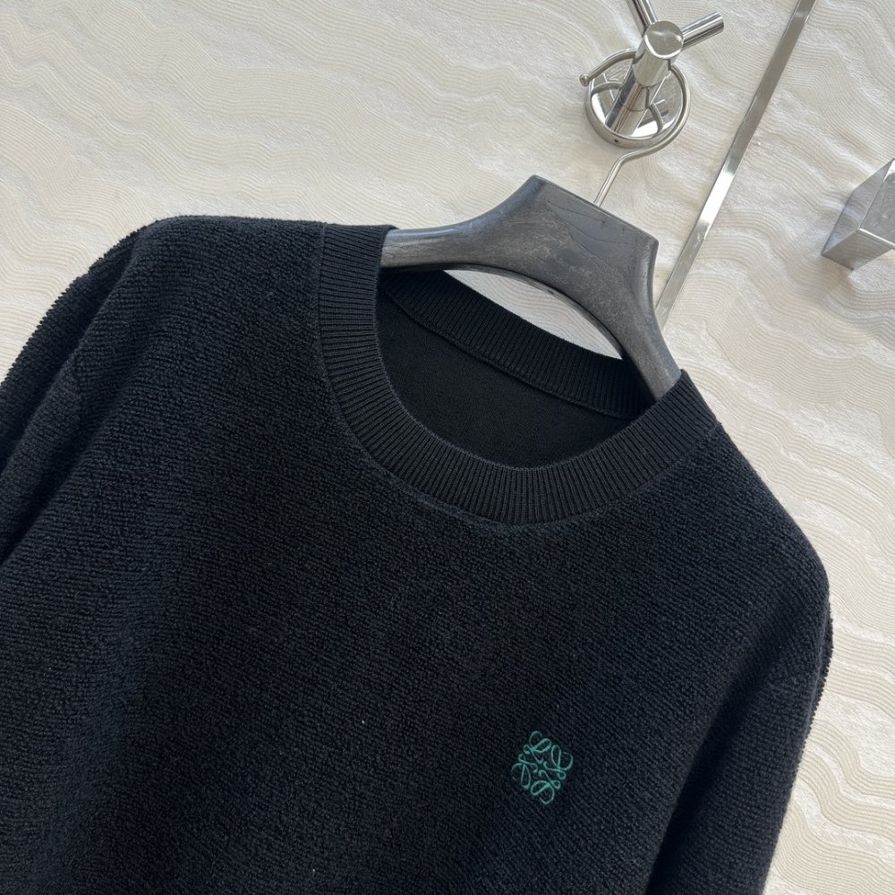 Woolen pullover from round Neck фото 5