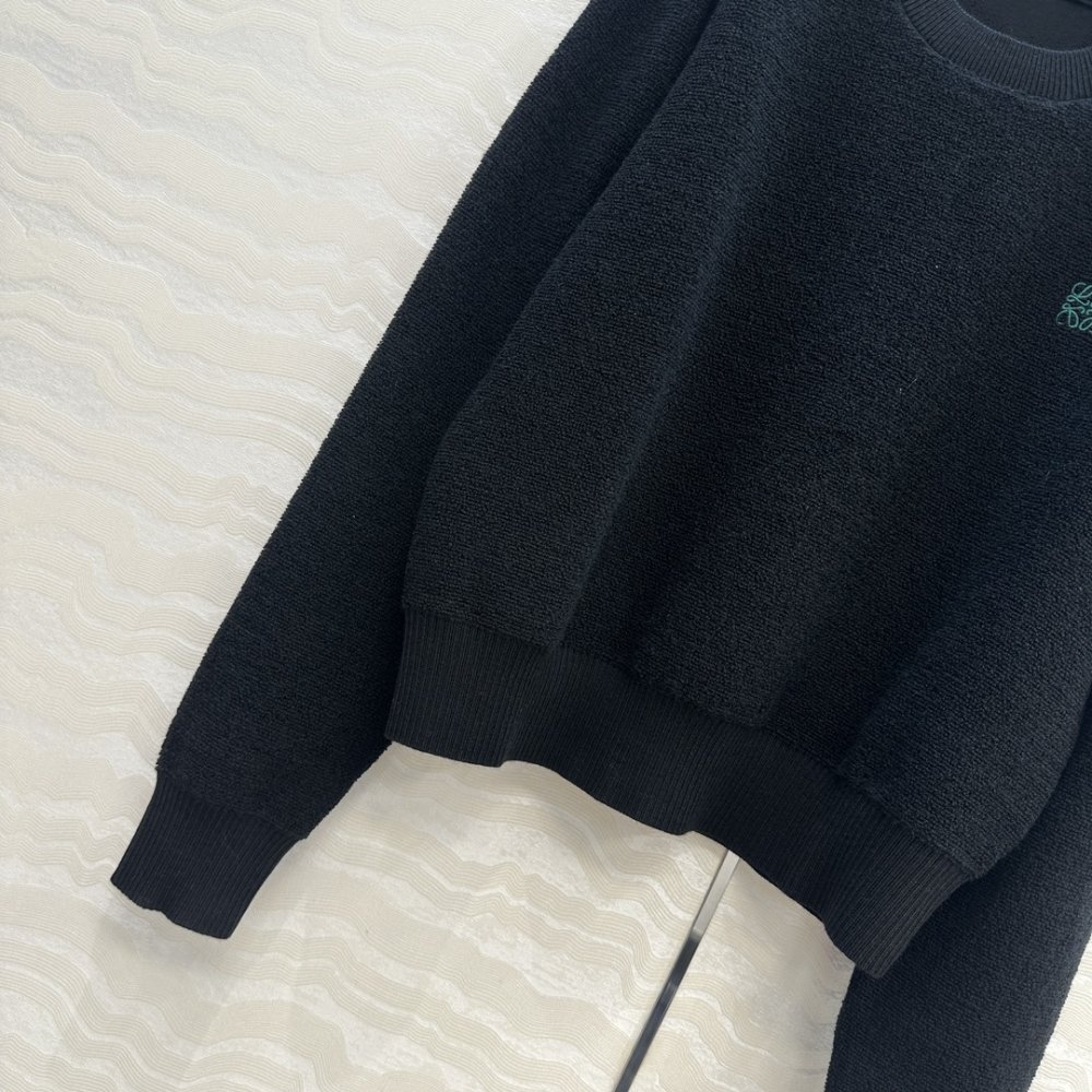 Woolen pullover from round Neck фото 6