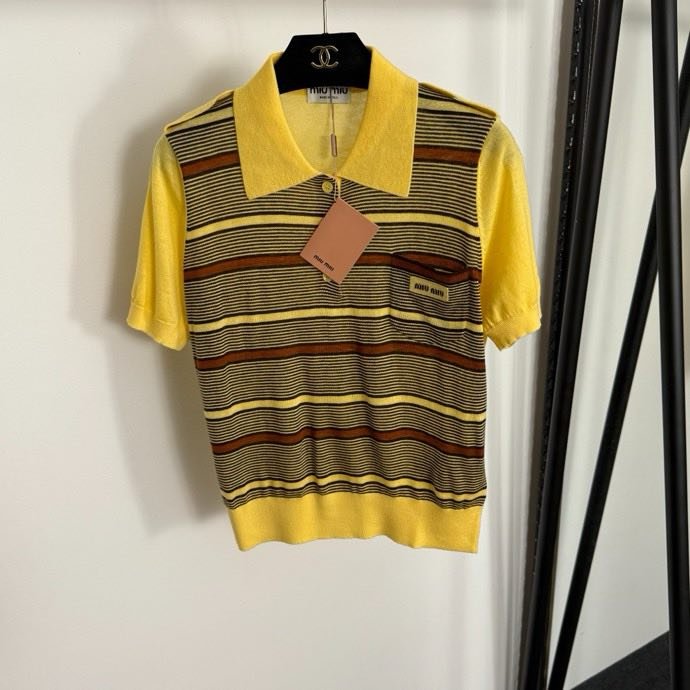 Вовняний светр