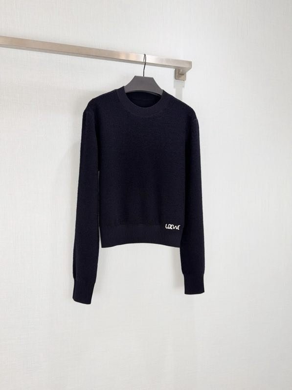 Шерстяной свитер