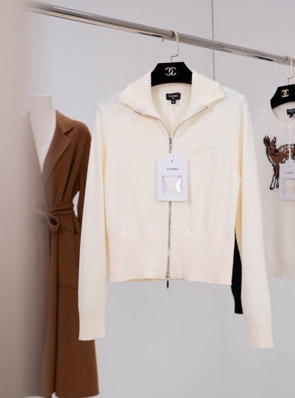 Шерстяной свитер