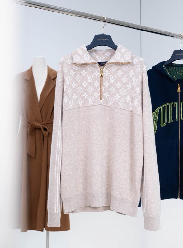 Шерстяной свитер