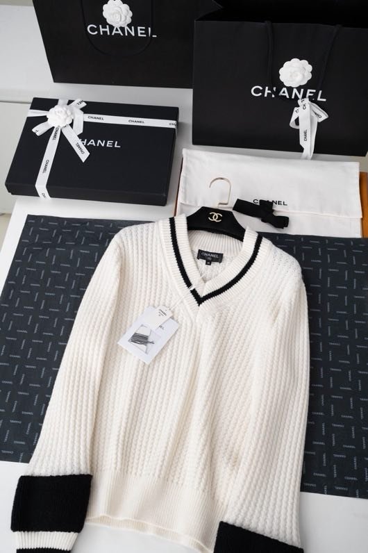 Шерстяной свитер фото 4