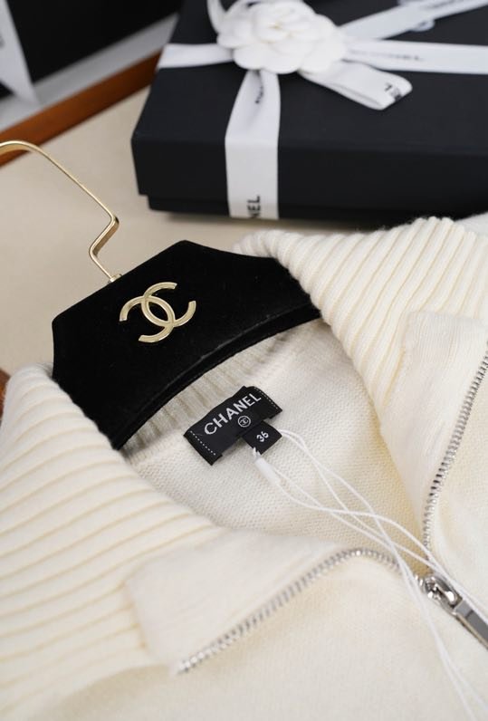 Шерстяной свитер фото 4