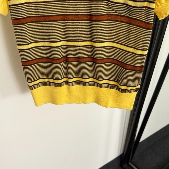 Вовняний светр фото 8