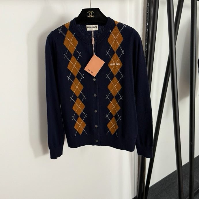 Шерстяной вязаный кардиган