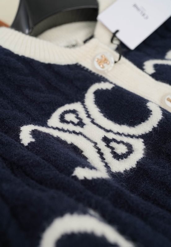 Вовняний в'язаний кардиган фото 8