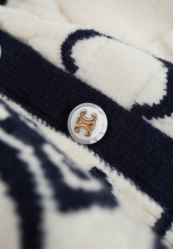 Шерстяной вязаный кардиган фото 8