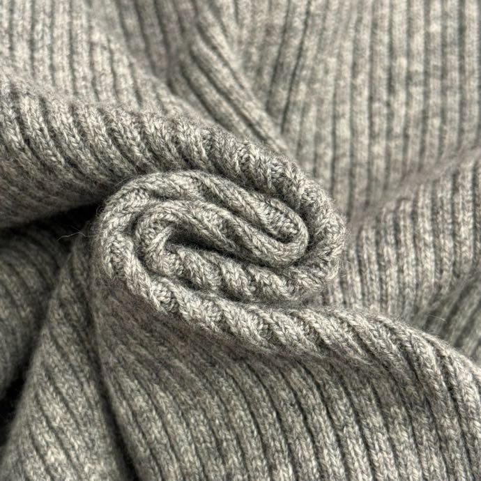 Вовняний в'язаний костюм фото 2