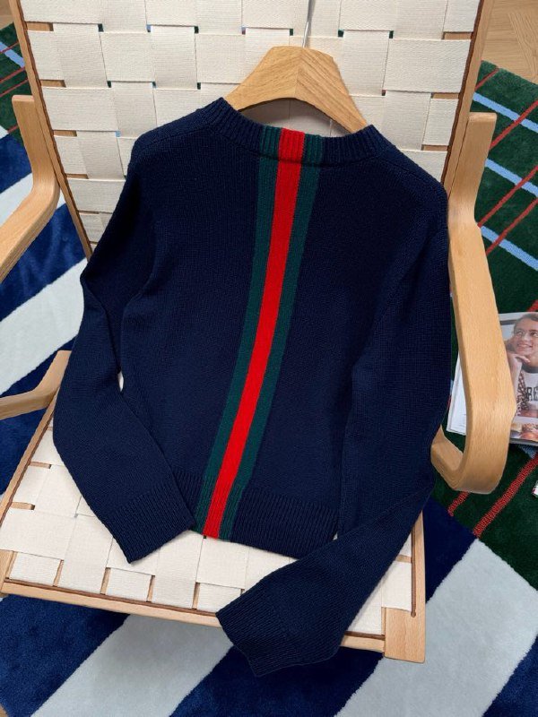 Шерстяной вязаный свитер фото 3