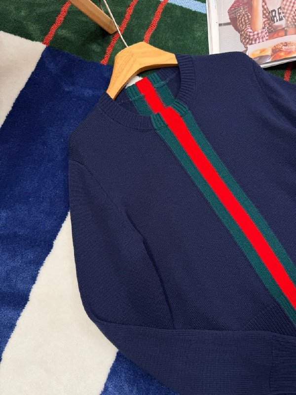 Шерстяной вязаный свитер фото 4