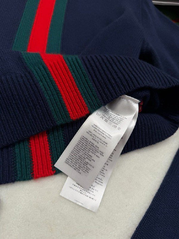 Шерстяной вязаный свитер фото 5