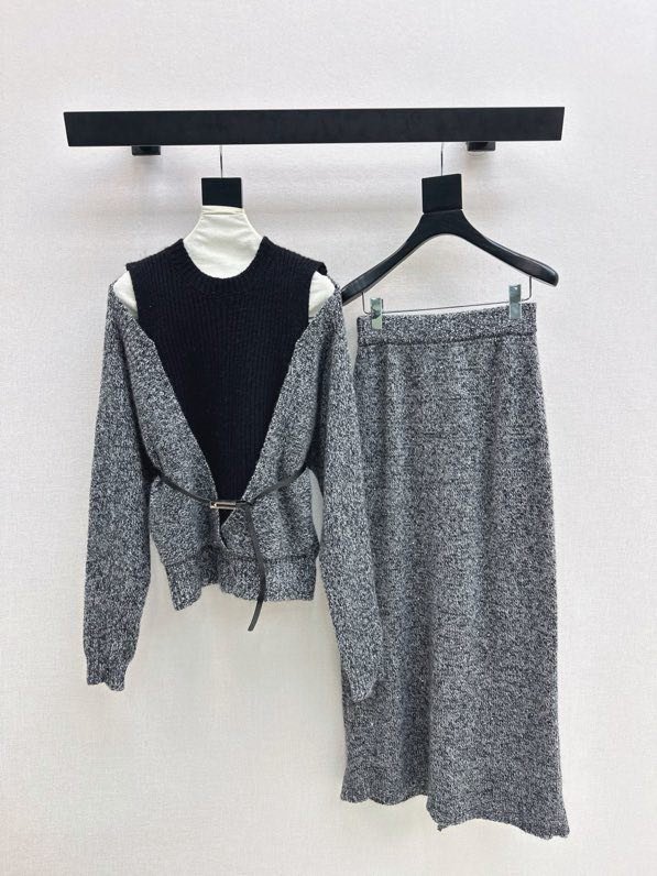 Woolen female costume