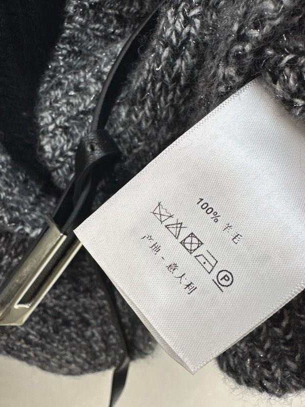 Woolen female costume фото 6