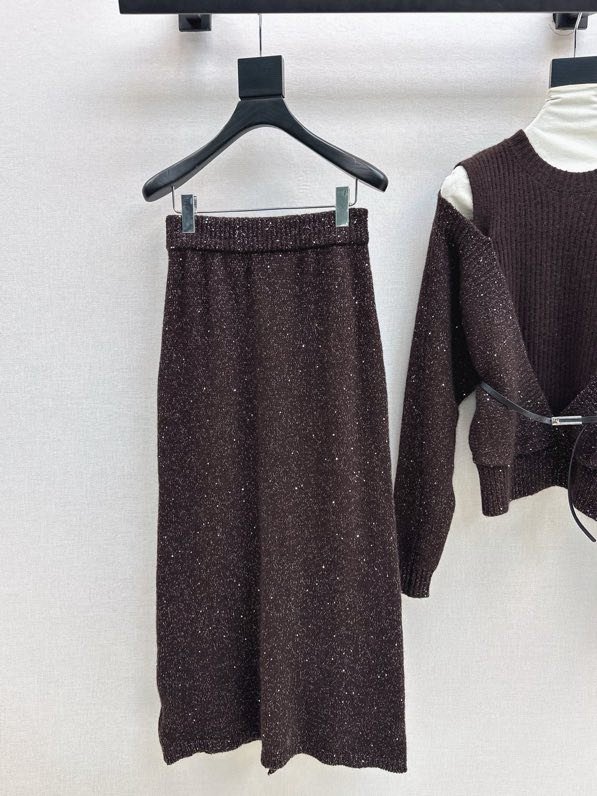 Woolen female costume фото 7