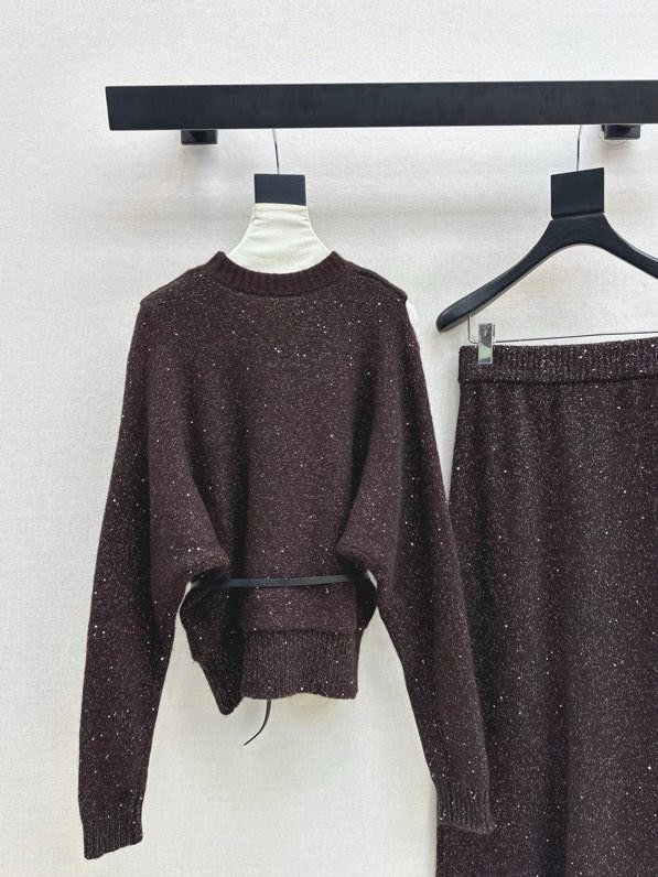 Woolen female costume фото 8