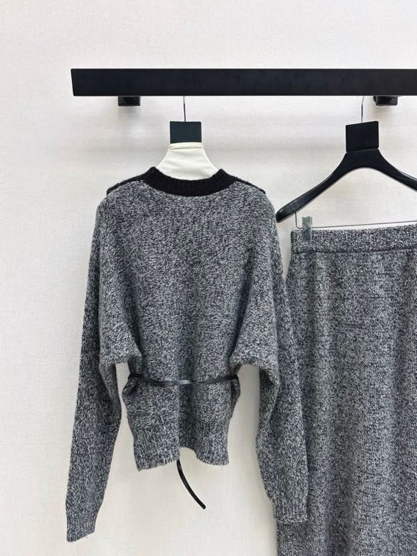 Woolen female costume фото 8