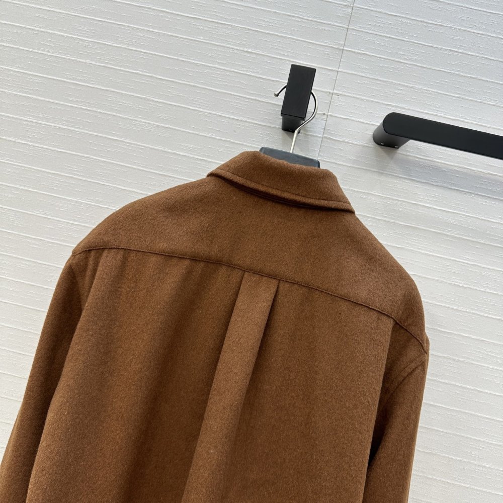 Шерстяной женский костюм фото 9