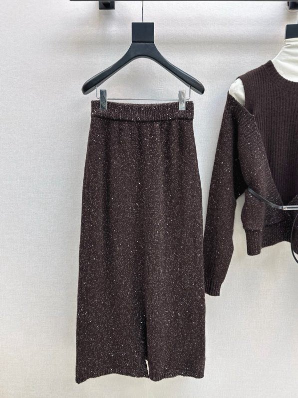 Woolen female costume фото 9