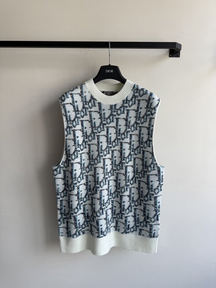 Шерстяной жилет женская