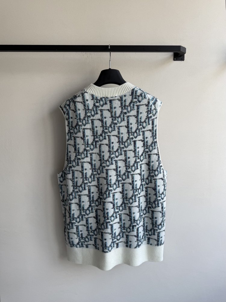 Шерстяной жилет женская фото 2