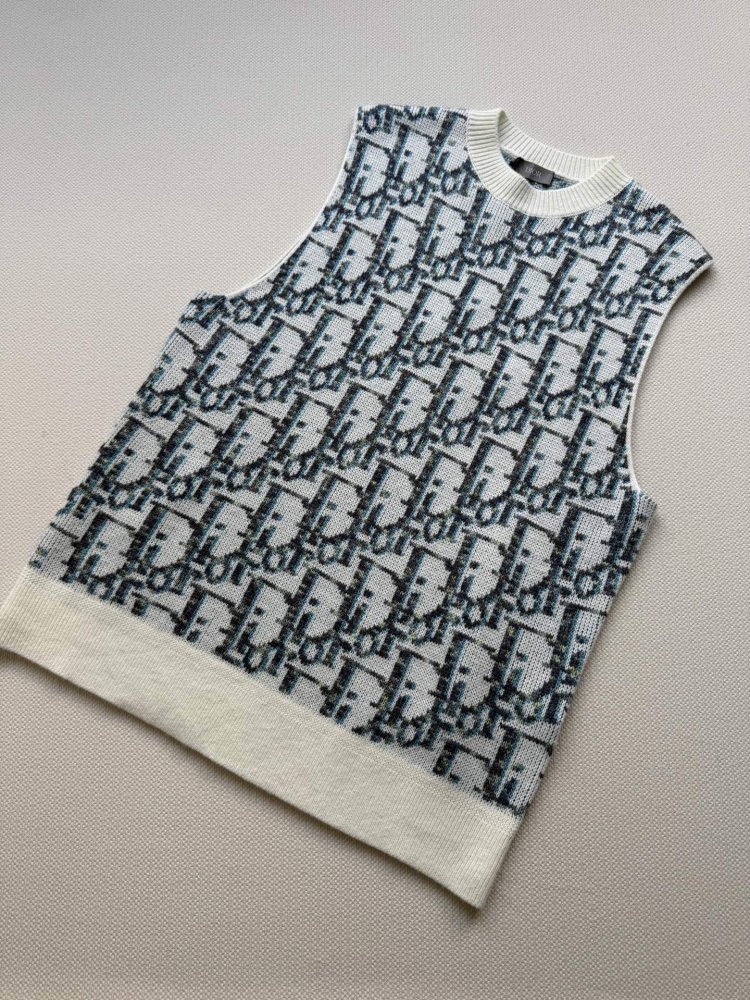 Шерстяной жилет женская фото 3