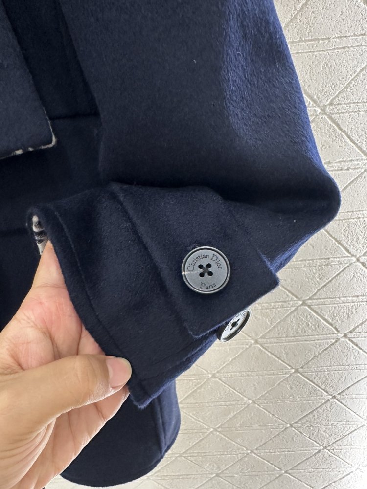 Шерстяных пальто  с шарфом женское фото 7