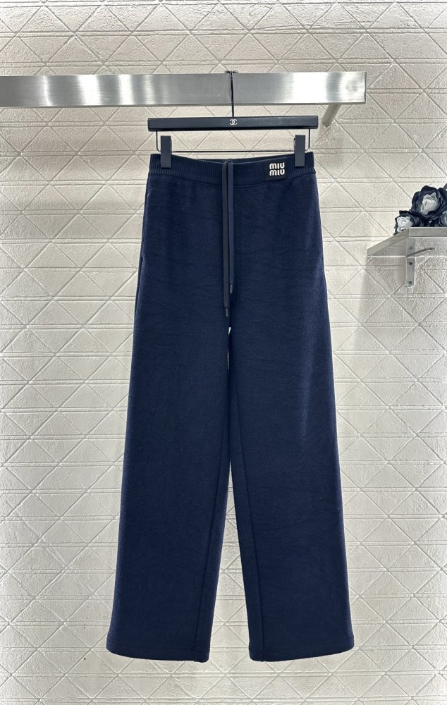 Широкі брюки на шнурівці