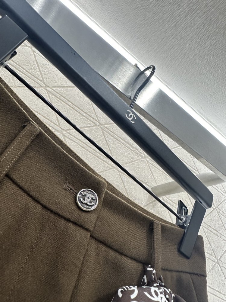 Широкие брюки с шелковым шарфом фото 7