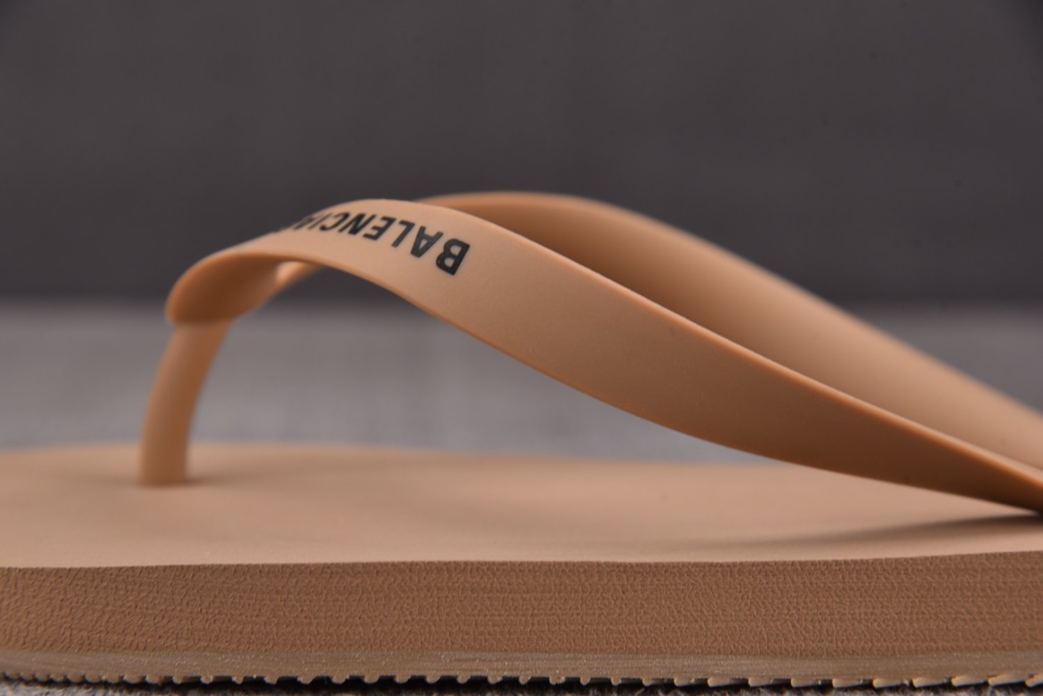 Шлепанцы Balenciaga Thong Sandal Beige фото 12