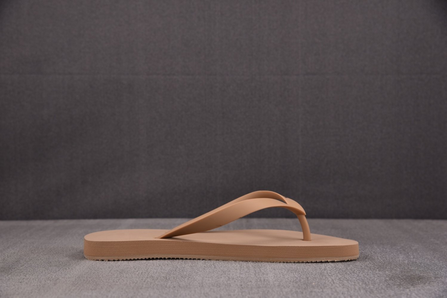 Шлепанцы Balenciaga Thong Sandal Beige фото 2