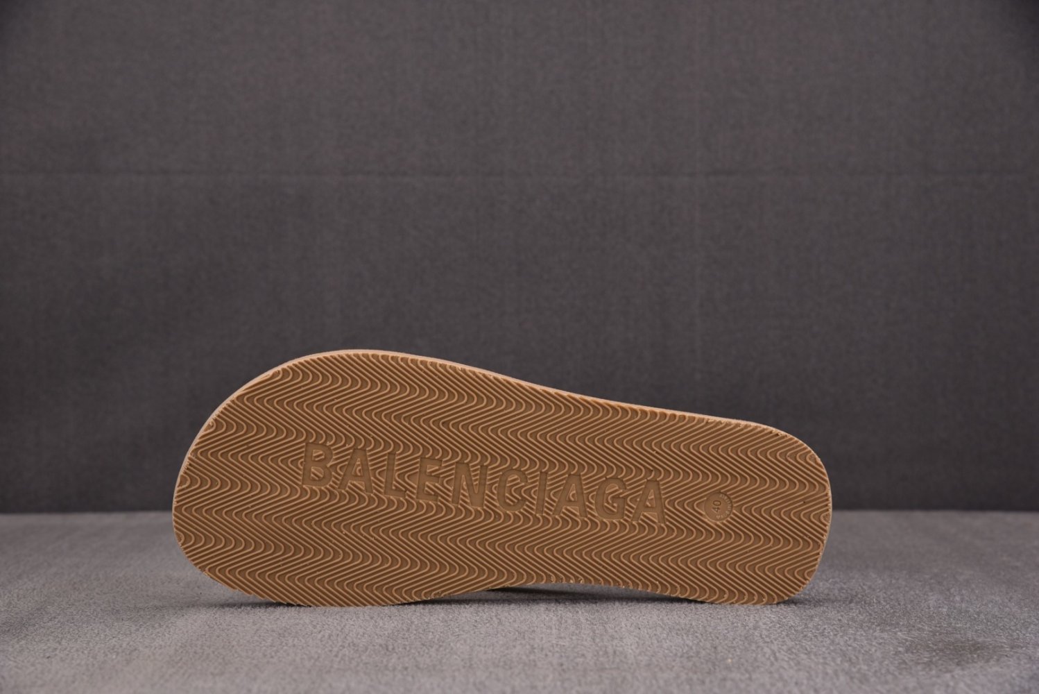 Шлепанцы Balenciaga Thong Sandal Beige фото 4