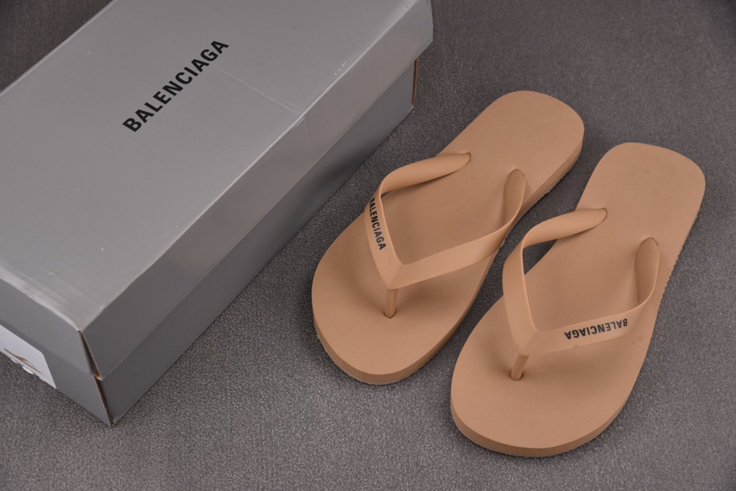Шлепанцы Balenciaga Thong Sandal Beige фото 7