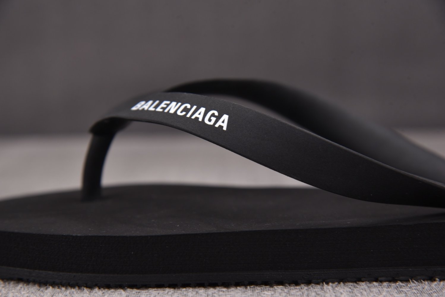 Шлепанцы Balenciaga Thong Sandal Black фото 12