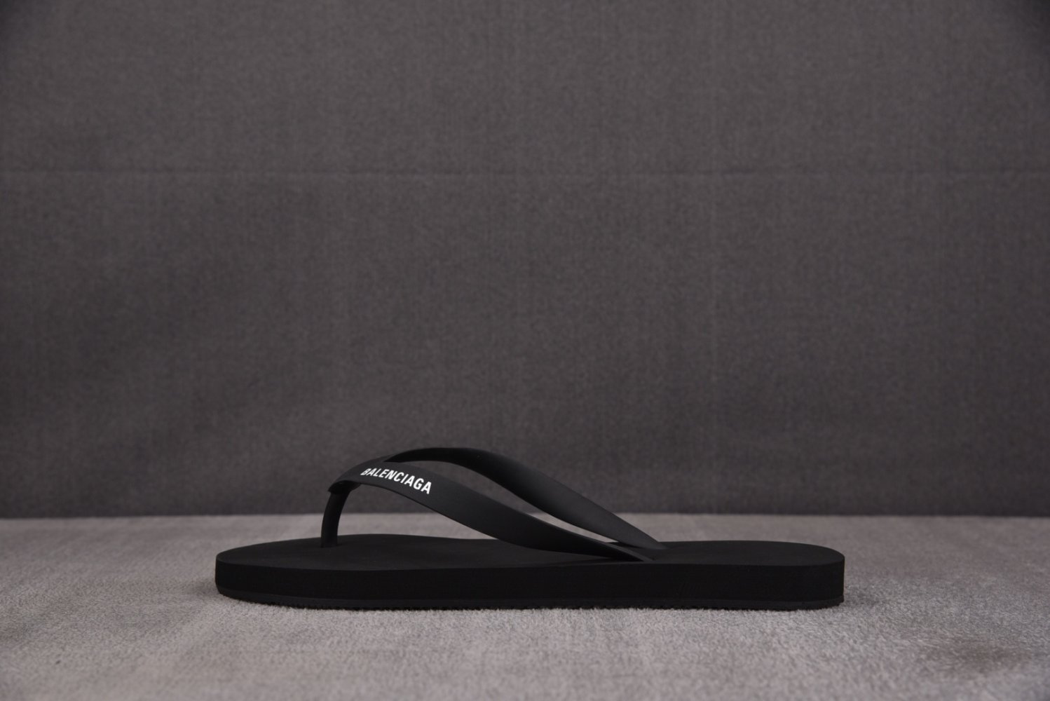 Шлепанцы Balenciaga Thong Sandal Black