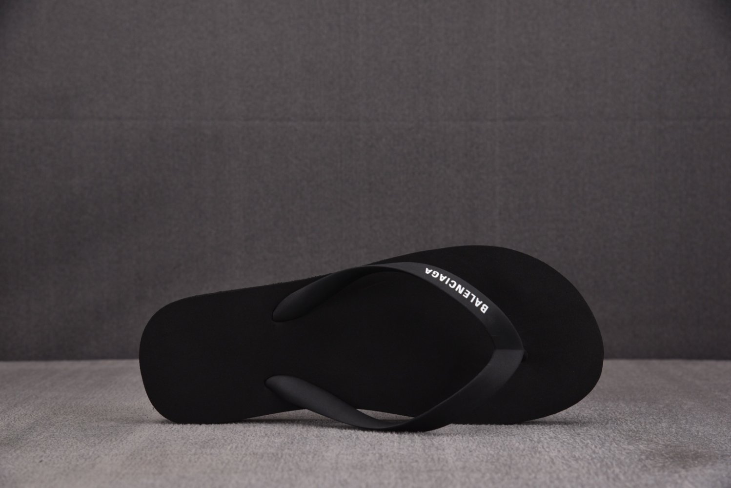 Шлепанцы Balenciaga Thong Sandal Black фото 3