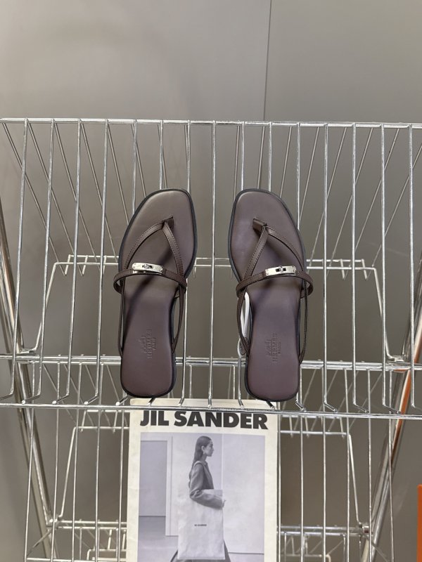 Шлепанцы Hermes Kelly Buckle фото 6