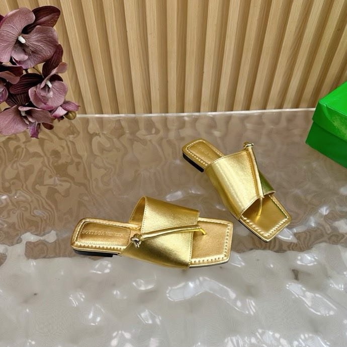 Шльопанці шкіряні жіночі фото 3